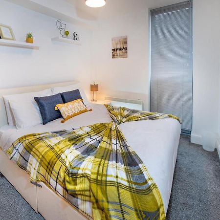 Modern & Spacious 2-Bed Flat With Secure Parking 독서 외부 사진