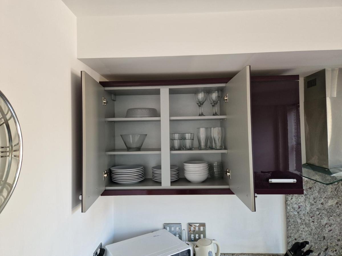 Modern & Spacious 2-Bed Flat With Secure Parking 독서 외부 사진