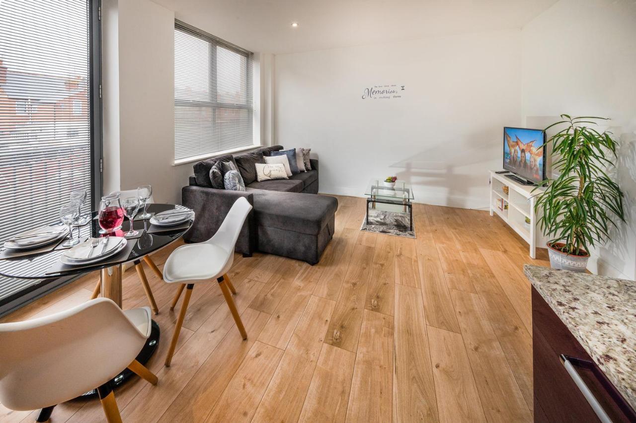 Modern & Spacious 2-Bed Flat With Secure Parking 독서 외부 사진