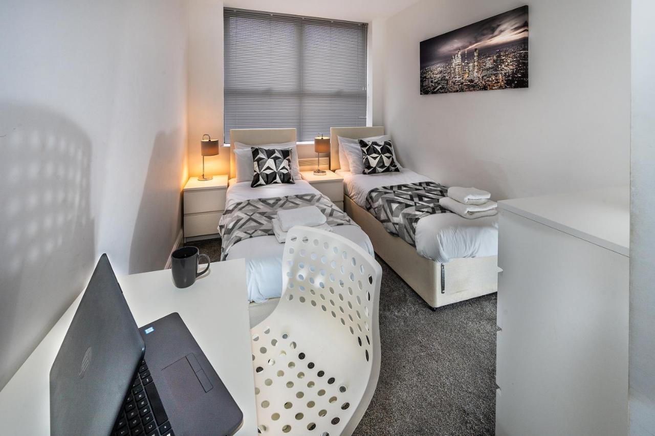 Modern & Spacious 2-Bed Flat With Secure Parking 독서 외부 사진